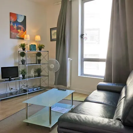 Studio Louvre Palais Royal Apartment *
